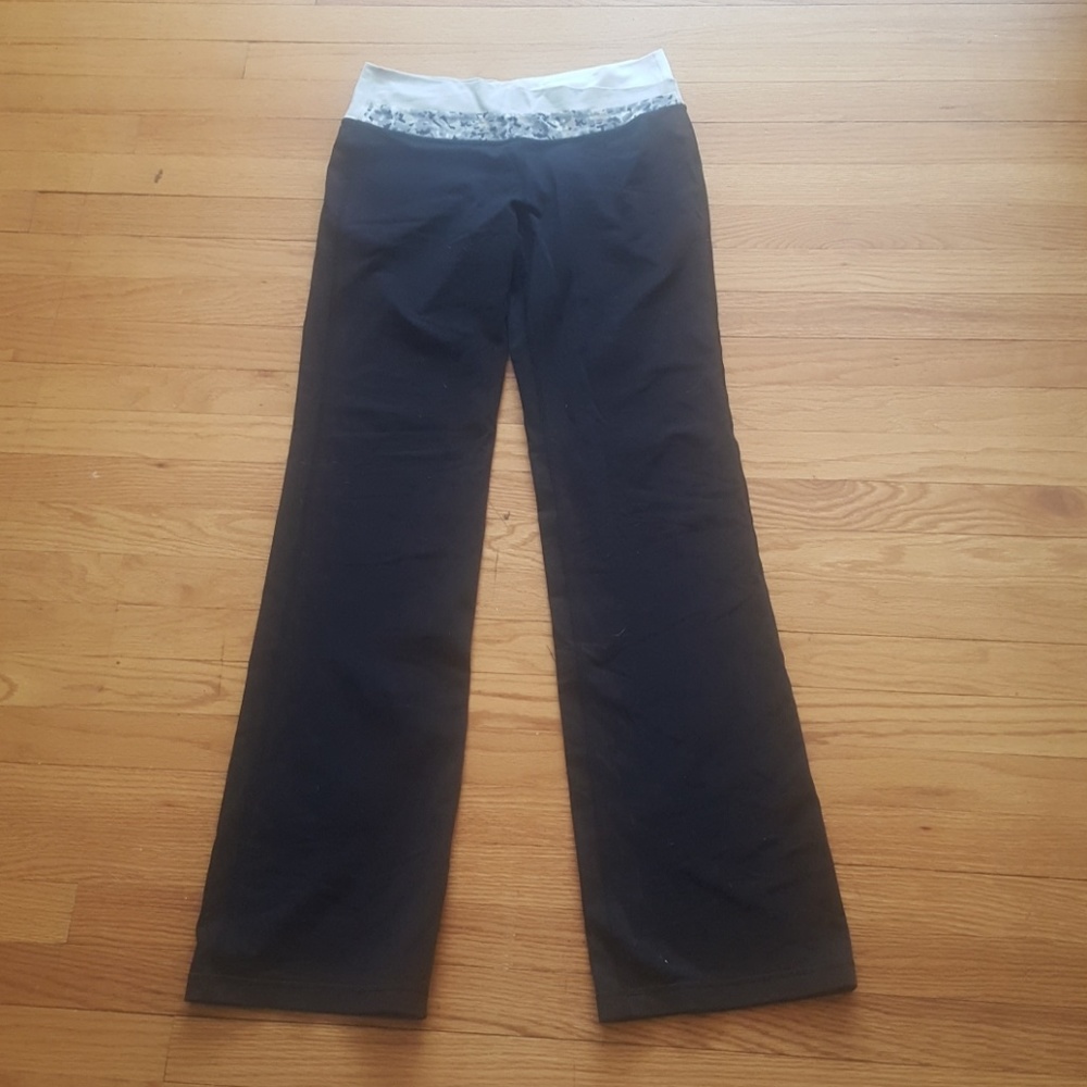 LULULEMON yoga pants
